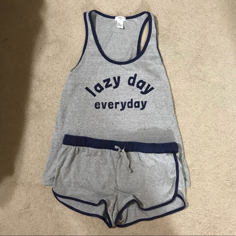NEVER WORN Lazy day everyday pajama set